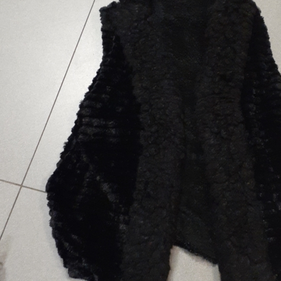 Sweaters - Picture 2 of 2